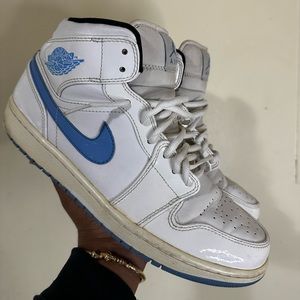 Air Jordan 1 Retro Legend Unc Blue
